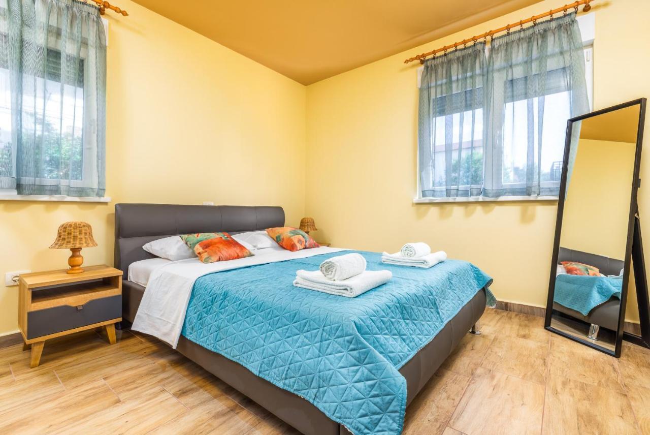 Apartmani Monte Pula Exterior foto