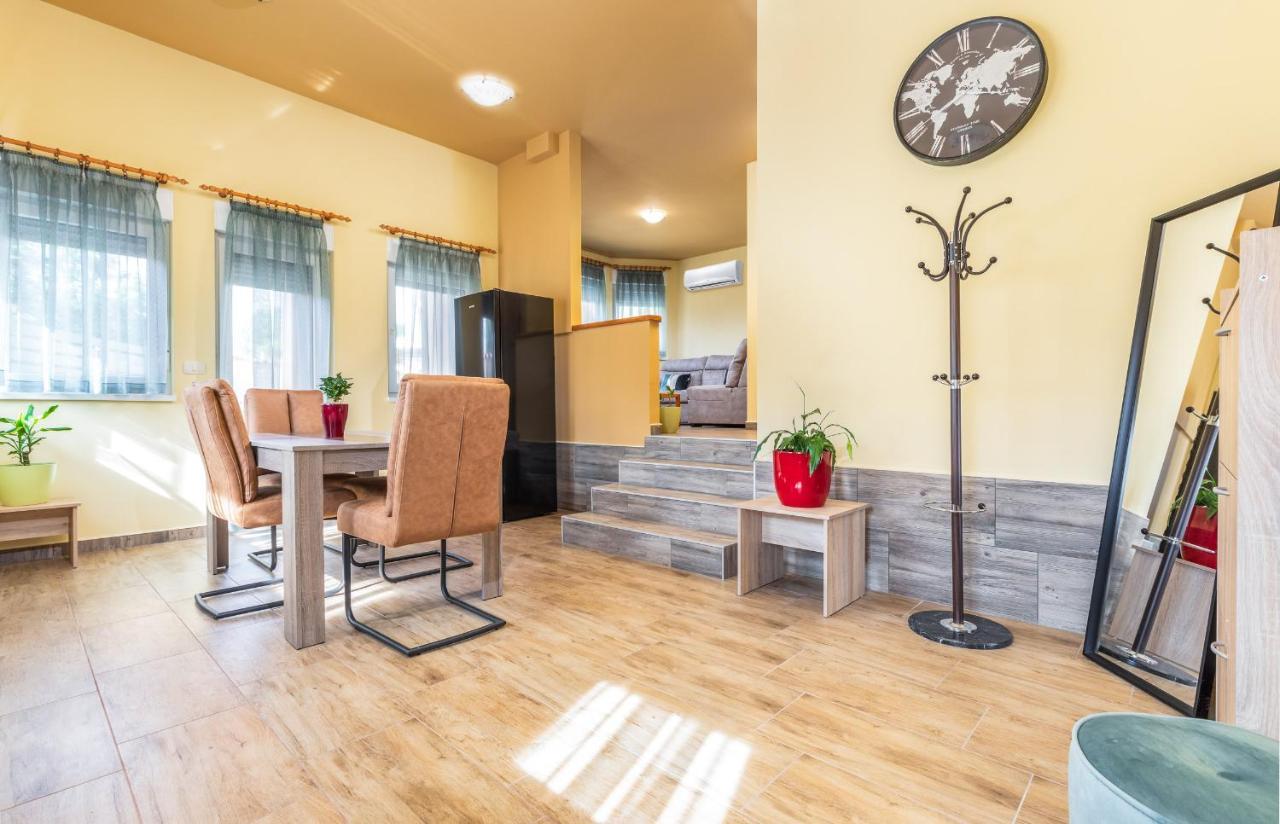 Apartmani Monte Pula Exterior foto