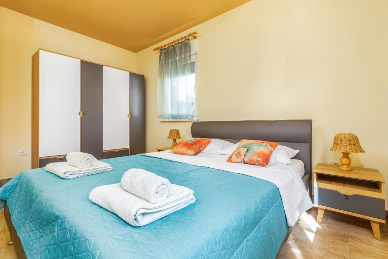 Apartmani Monte Pula Exterior foto